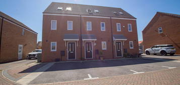 3 bed town house to rent