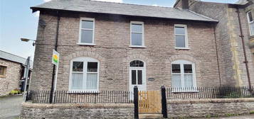 2 bedroom semi-detached house for sale