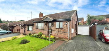 Bungalow to rent in Pennine Way, Swadlincote, Derbyshire DE11