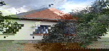 Békés, Attila utca 22.