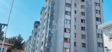 HUKUKÇULAR SİTESİNDE 3+1 125 M2 BALKONLU KİRALIK DAİRE