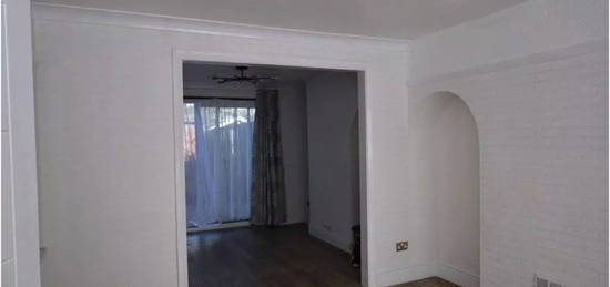 3 bed end terrace house to rent