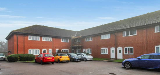 Flat to rent in Cambridge Road, Puckeridge, Ware SG11