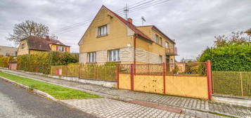 Rodinný dům, 223 m² + 1155 m² pozemek, Soběkury