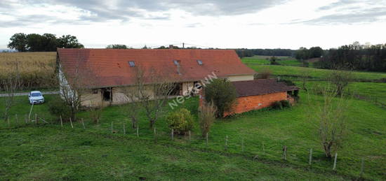 Ferme Bressane à 150m des voisins située au sud LOUHANS et ses 157 arcades, proche de l'autoroute A39 et de l'A6