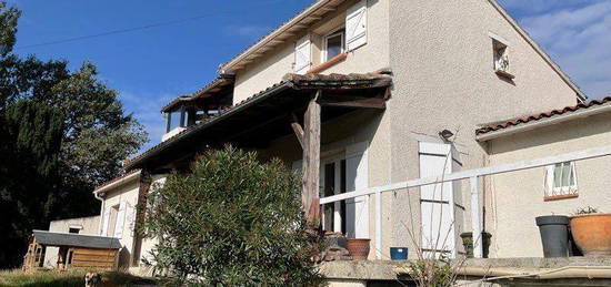 Maison familiale très lumineuse avec grand terrain divisible