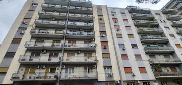 Quadrilocale in vendita in viale della Regione Siciliana, 4390