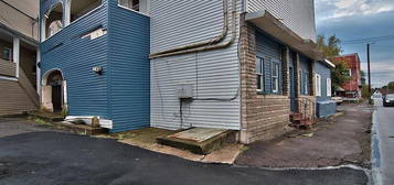 401 S Valley Ave, Olyphant, PA 18447