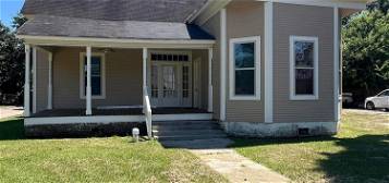 414 Mary St, Columbia, MS 39429