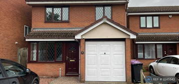 3 bedroom detached house