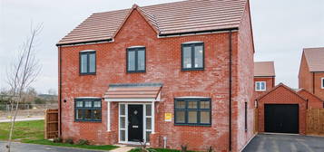 4 bed detached house to rent