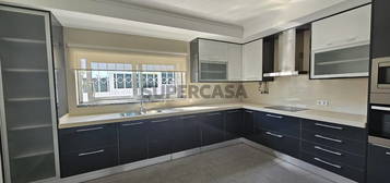 Moradia T3 BI Familiar com terreno Ventosa