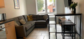 2 bed shared accommodation to rent