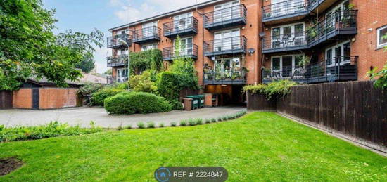 Flat to rent in Ramsey Walk, London N1