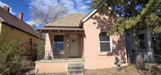 807 E  6th St, Pueblo, CO 81001