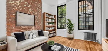 331 W 16th St Unit 5, New York, NY 10011