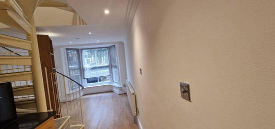 1 bedroom detached house to rent