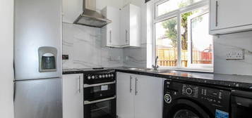 Property to rent in West Drayton Road, Uxbridge, Middlesex UB8