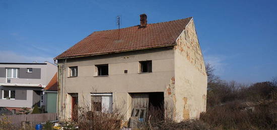 Prodej RD určeného k demolici, pozemek 3.685 m2, Kučerov, okr. Vyškov