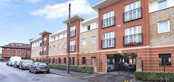 Flat to rent in Uxbridge Road, Hillingdon, Uxbridge UB10