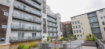 2 bed flat to rent