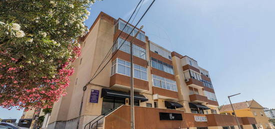 Apartamento T2 à venda em Odivelas