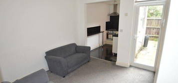 4 bed shared accommodation to rent