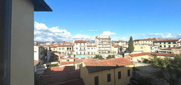 Quadrilocale in vendita in piazzale della Porta al Prato, 1