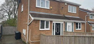 2 bedroom semi-detached house to rent