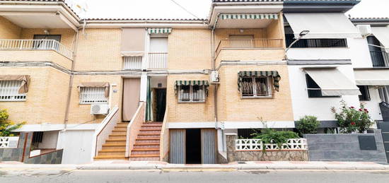 Casa adosada en venta en Calle de Los Jardines, Maracena