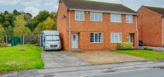 3 bed semi-detached house to rent