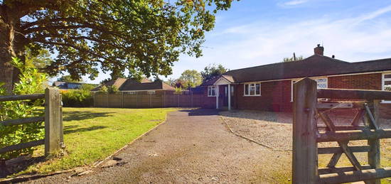 5 bed detached bungalow to rent