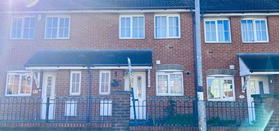 Terraced house to rent in Watling Street, Dartford DA2