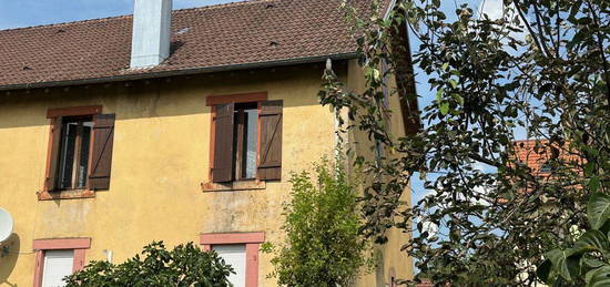 REMIREMONT, sortie de ville : appartement F3 au 1er étage avec JARDIN PRIVATIF + Grenier, cave et garage