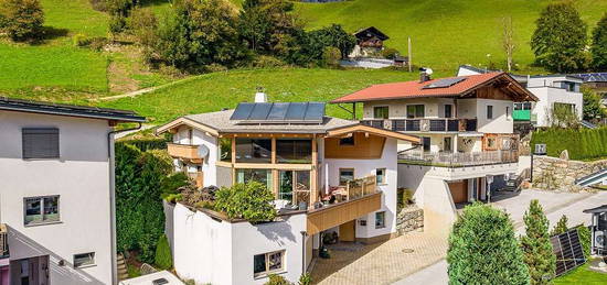 Tiroler Traditionshaus im Kranebitter Stil