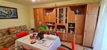 Vand apartament 3 camere