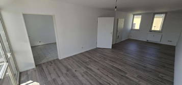 +++ frisch renovierte barierefreie Wohnung im Neubau mit Lift und Balkon + + +