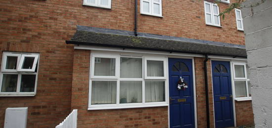 Terraced house to rent in Victoria Court, Victoria Road, Swindon SN1