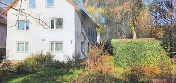 Schöne 4 -Zimmer Dachgeschosswohnung mit Gartenanteil in Fürth-Stadeln