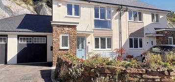 3 bed semi-detached house for sale