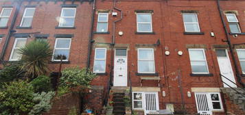 Flat to rent in Highbury Road, Headingley, Leeds LS6