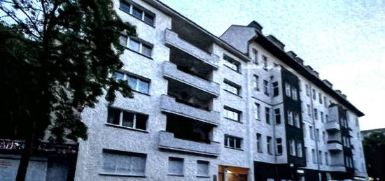 Exklusive 2,5-Raum-Wohnung mit EBK in Berlin Charlottenburg