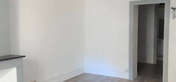 Studio  à louer, 1 pièce, 34 m², Étage 1/–