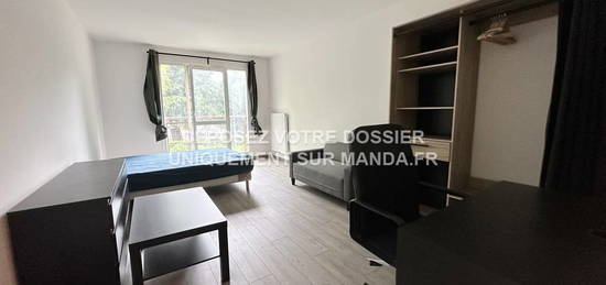 Location appartement 5 pièces 18 m²