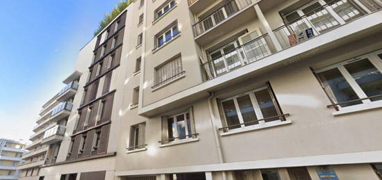 Appartement T2 avec balcon et parking à VILLEURBANNE