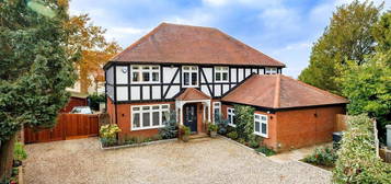 5 bed detached house for sale