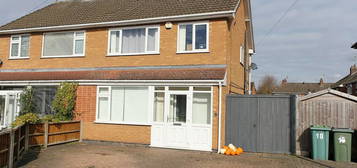 3 bedroom semi-detached house for sale