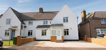 5 bedroom semi-detached house for sale