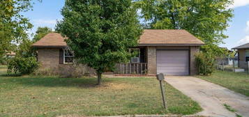 13621 S  Hickory St E, Glenpool, OK 74033