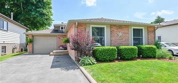 42 Knightswood Cres, Brantford, ON N3R 7E6